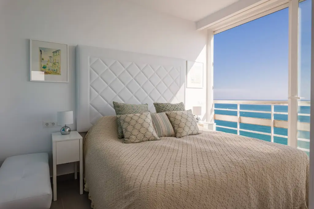 kingsize bed 180 200.webp